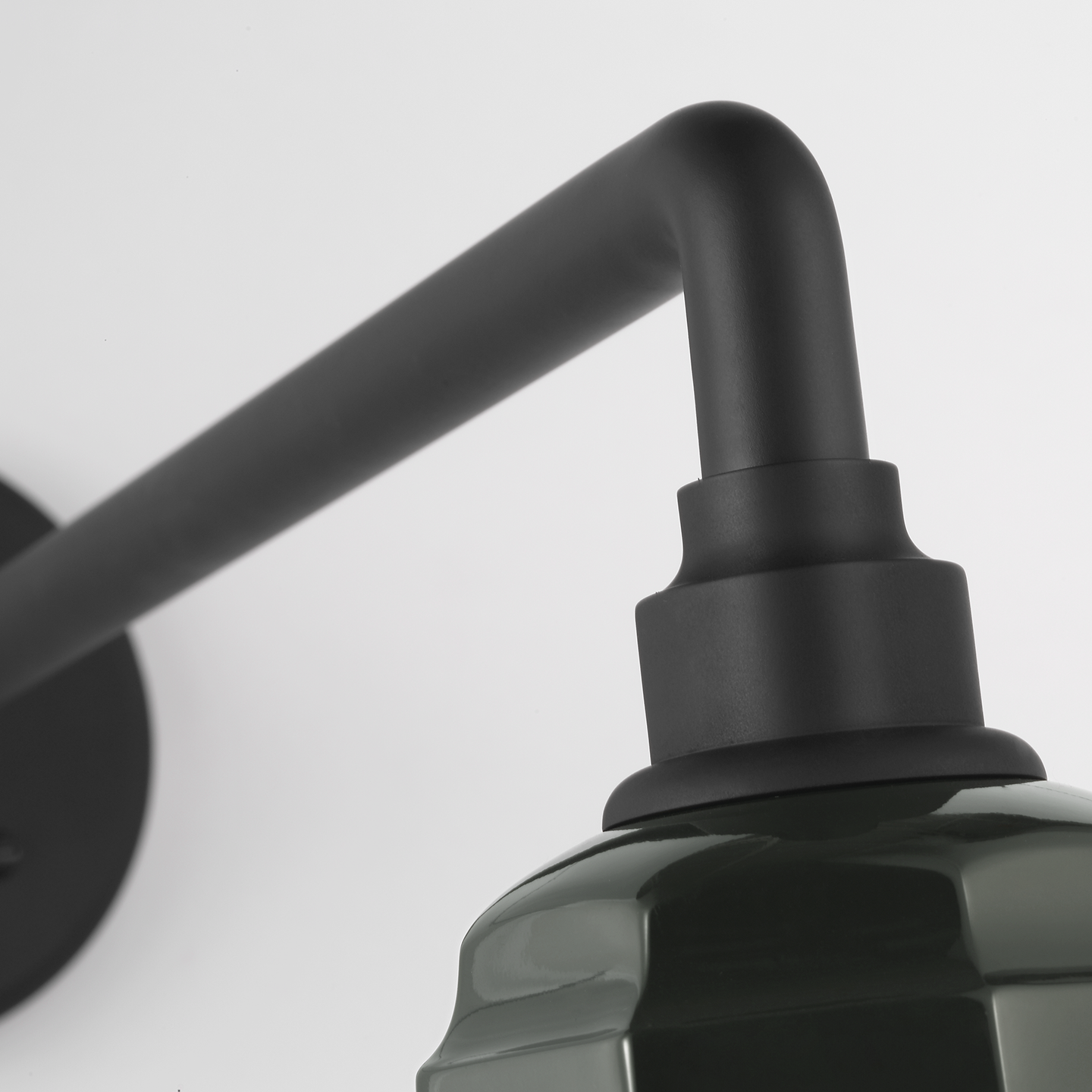 Academy 17.5" Mack Barn Light | Matte Black | 9.25 | 9.25" Green Savannah Shade