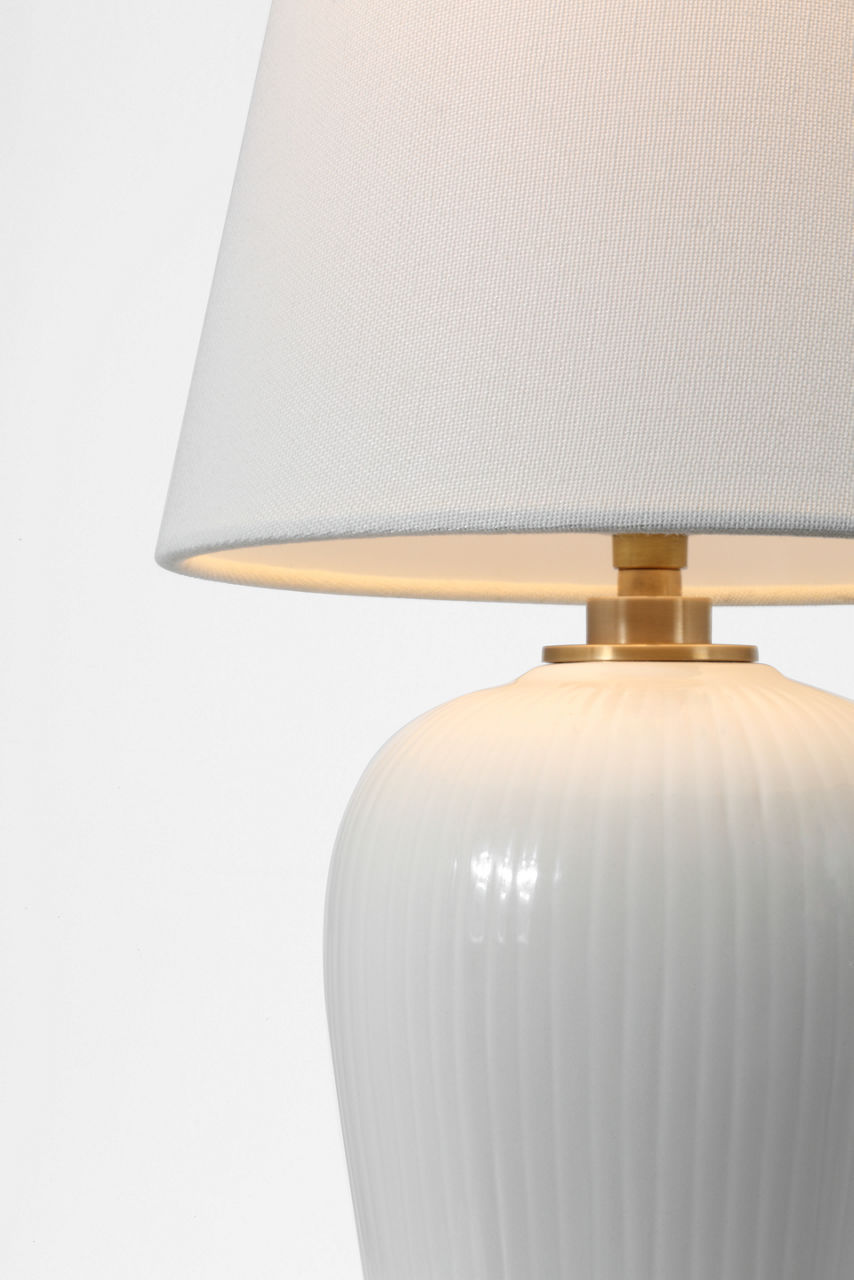 Opera 16" Table Lamp | Ivory | Linen Shade