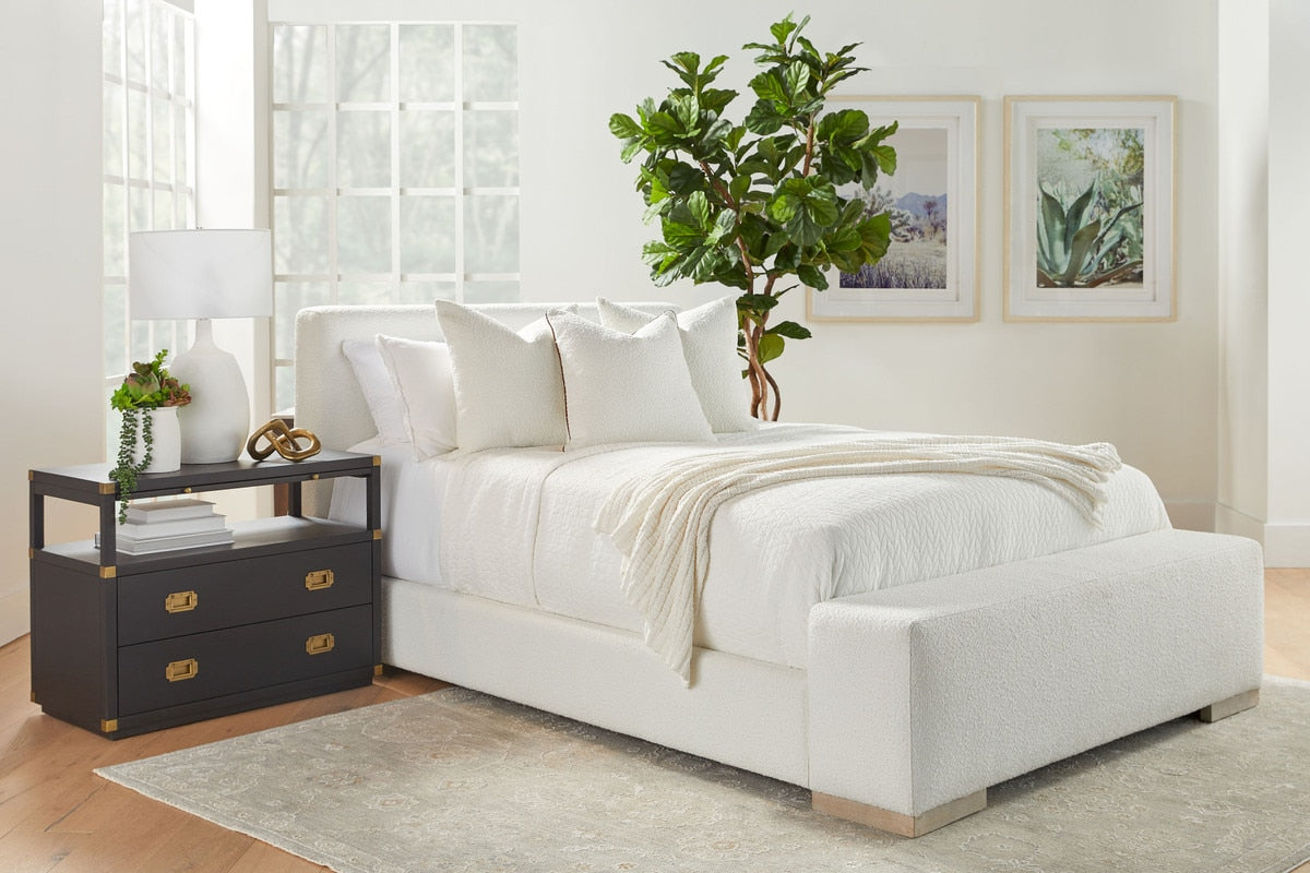 Warren Queen Bed | LiveSmart Boucle Snow