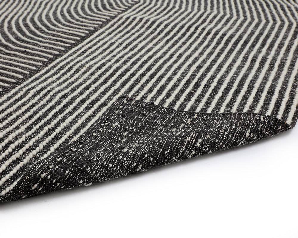 Serene Hand-Woven Rug - Black / White - 5' X 8'