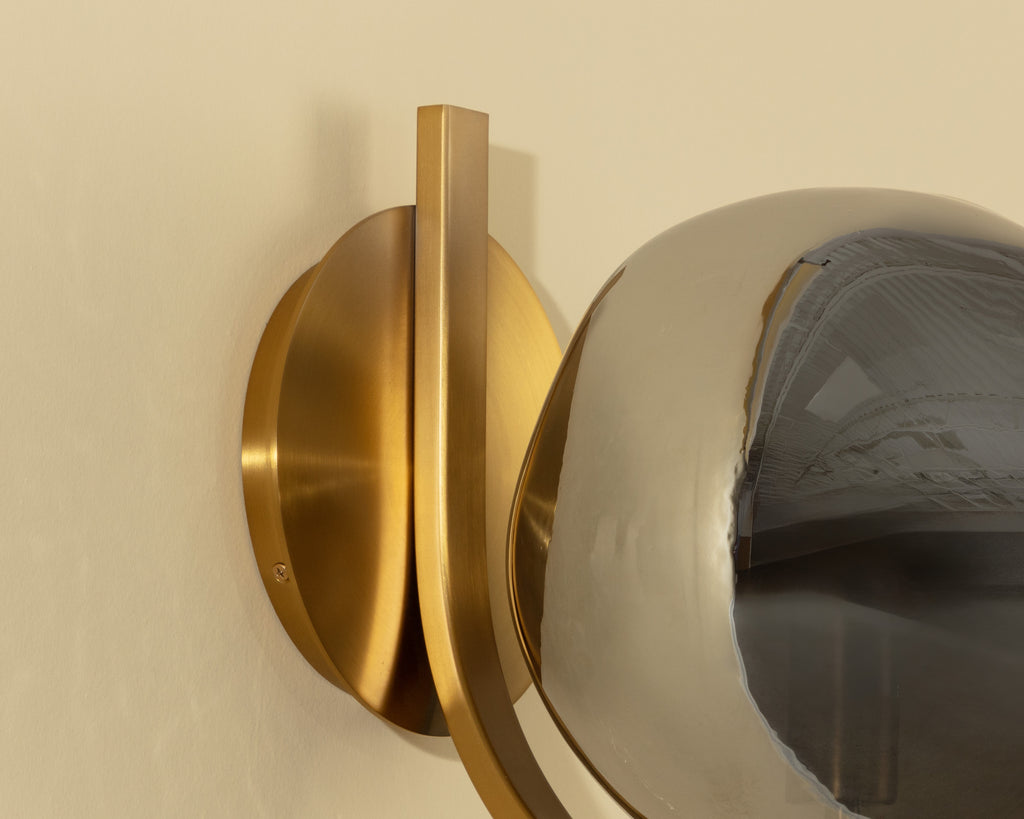 Dionis Sconce