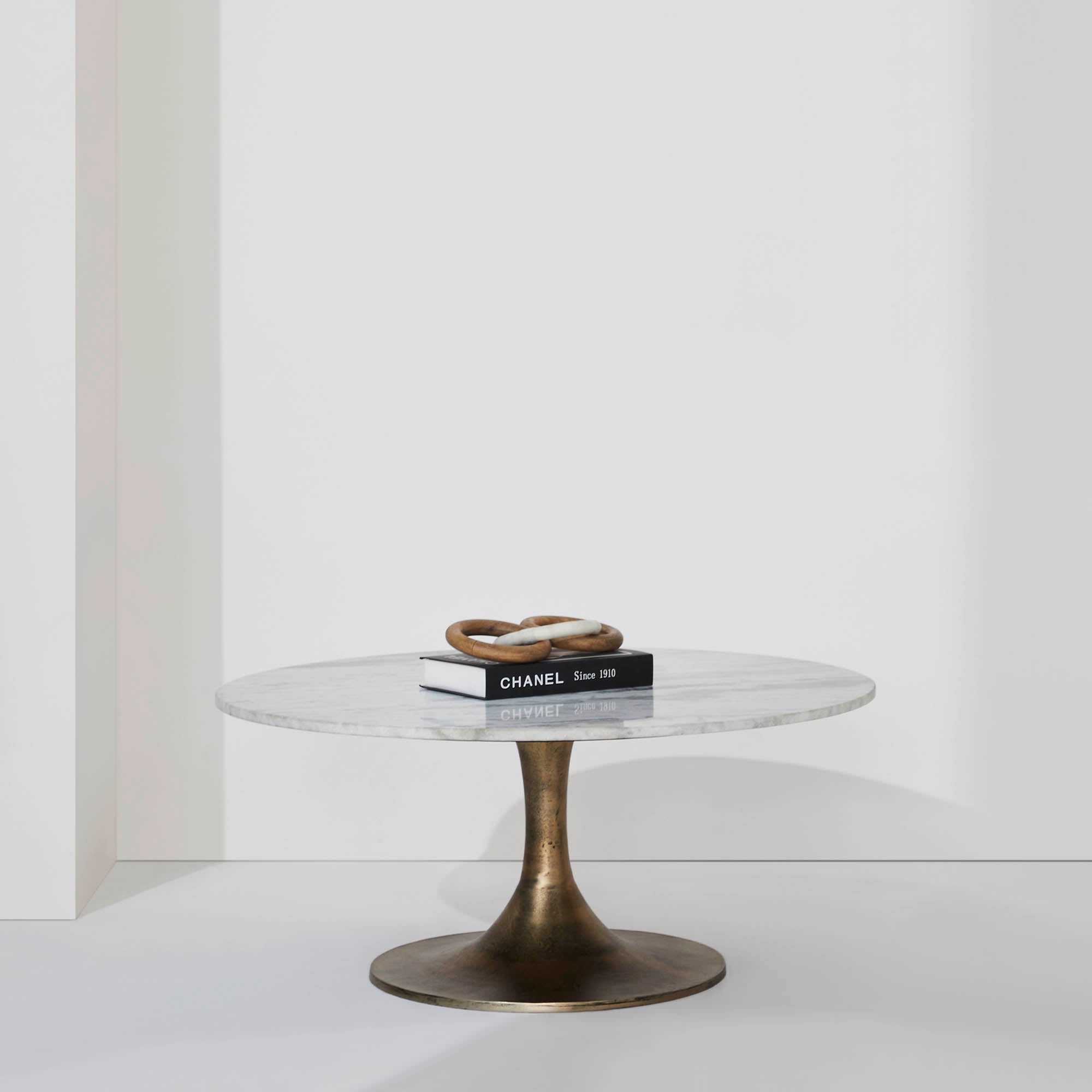 Lovisa Table