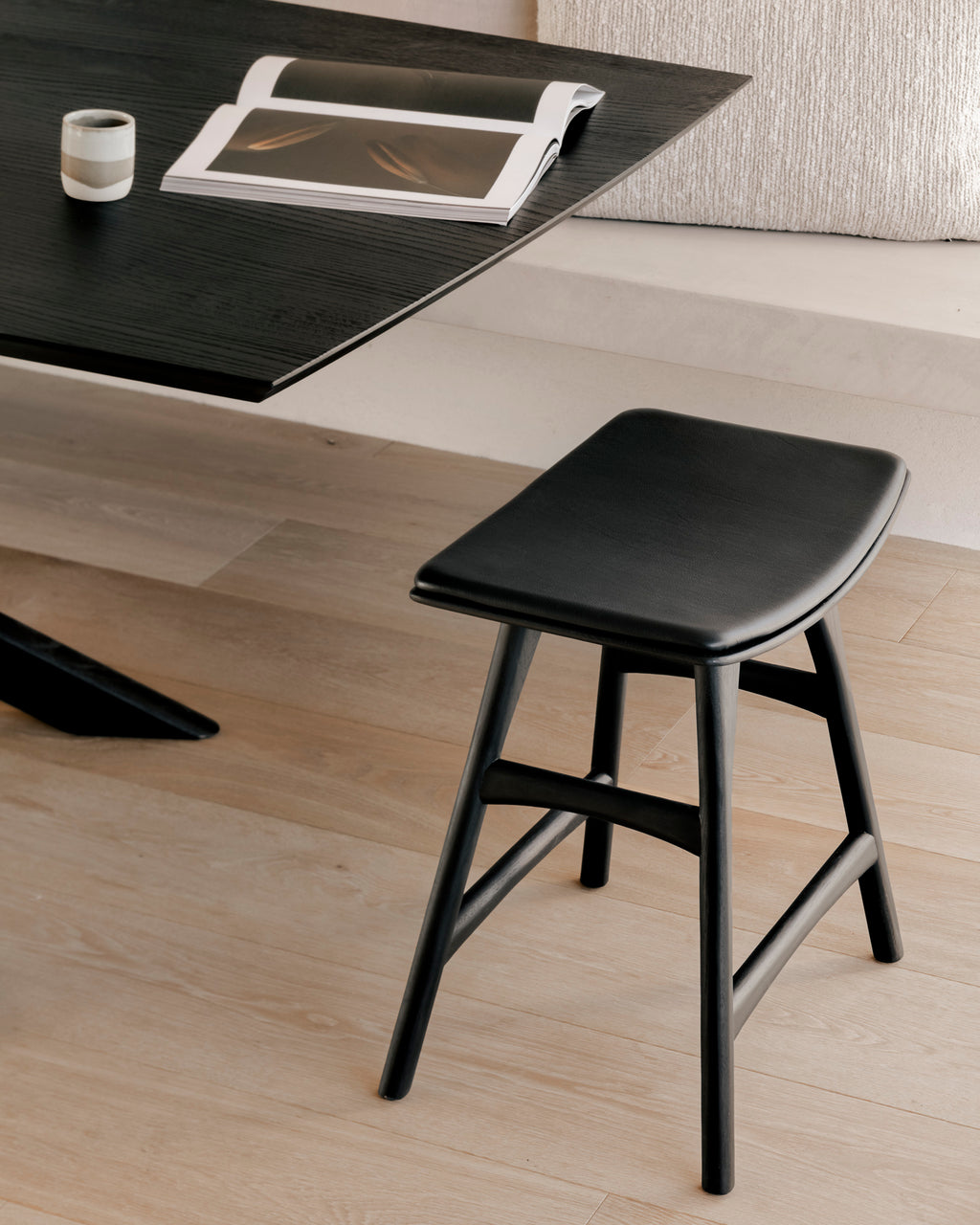 Osso Stool | Varnished Oak | Black | Black Leather