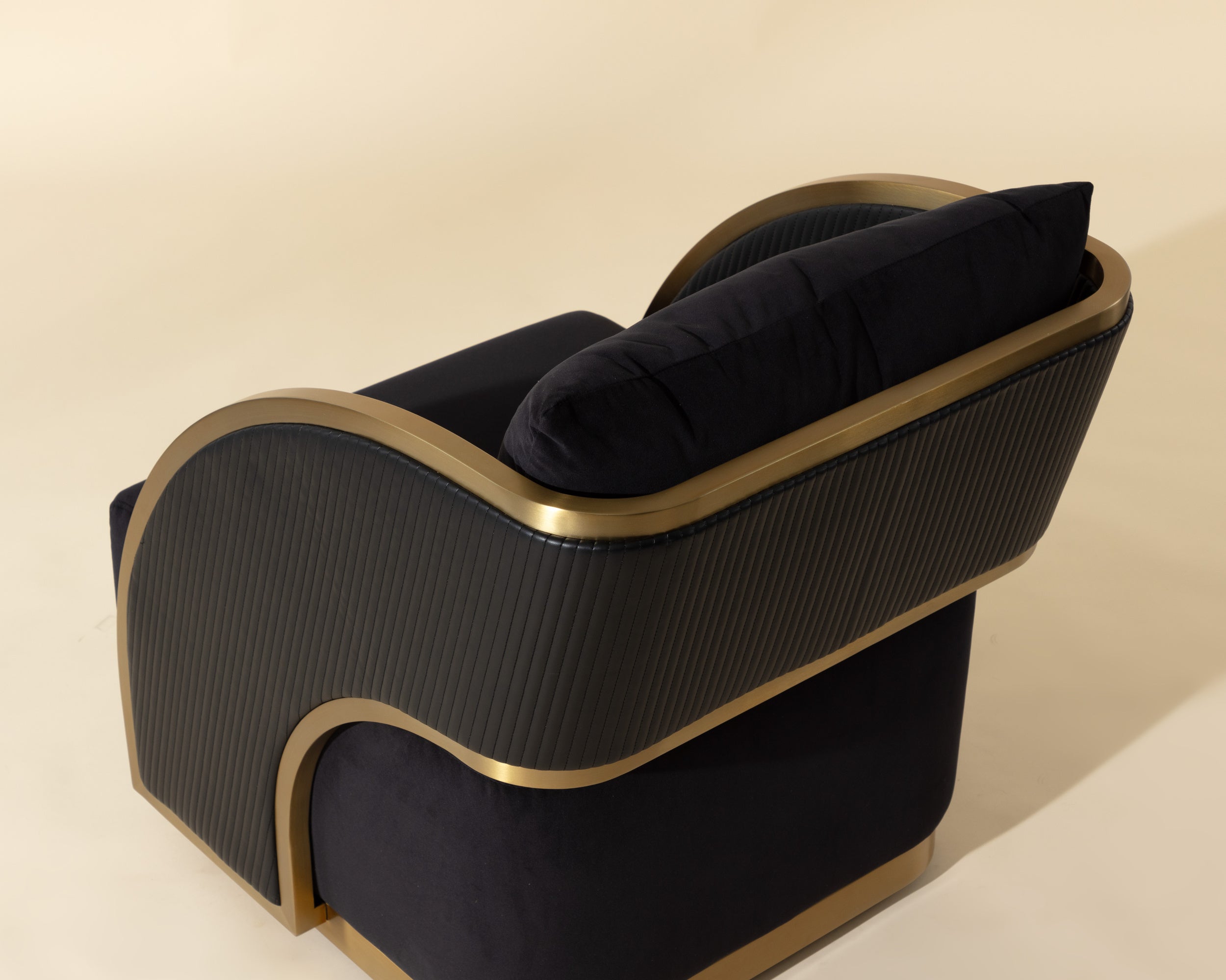 Baz Swivel Lounge Chair - Abbington Black / Napa Black