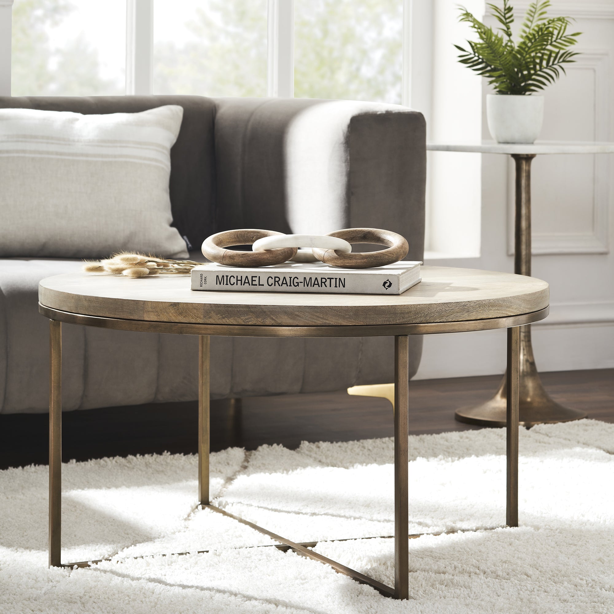 Liana Table