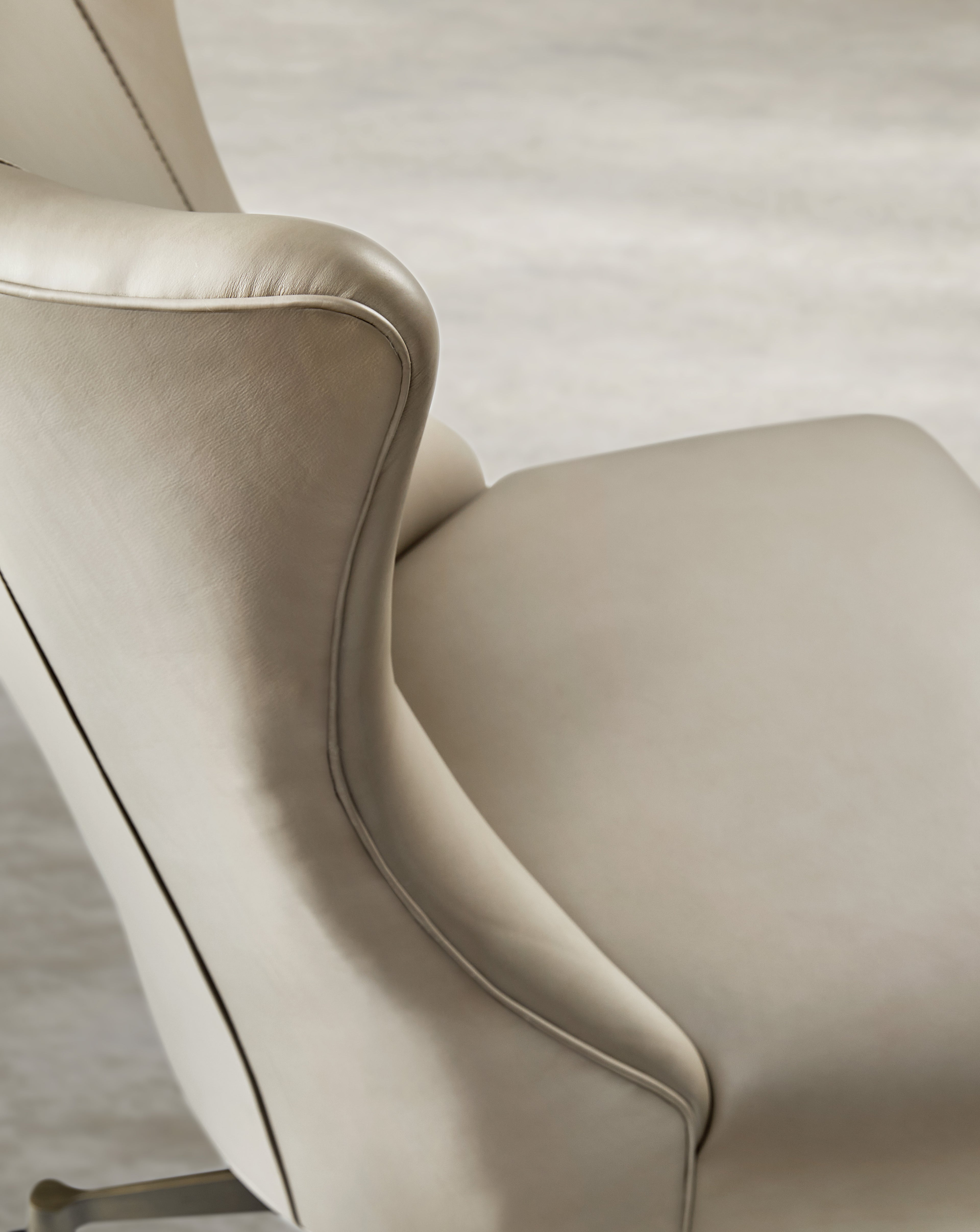 Lynn Executive Swivel Tilt Chair | Both Aesthetics And Functionality