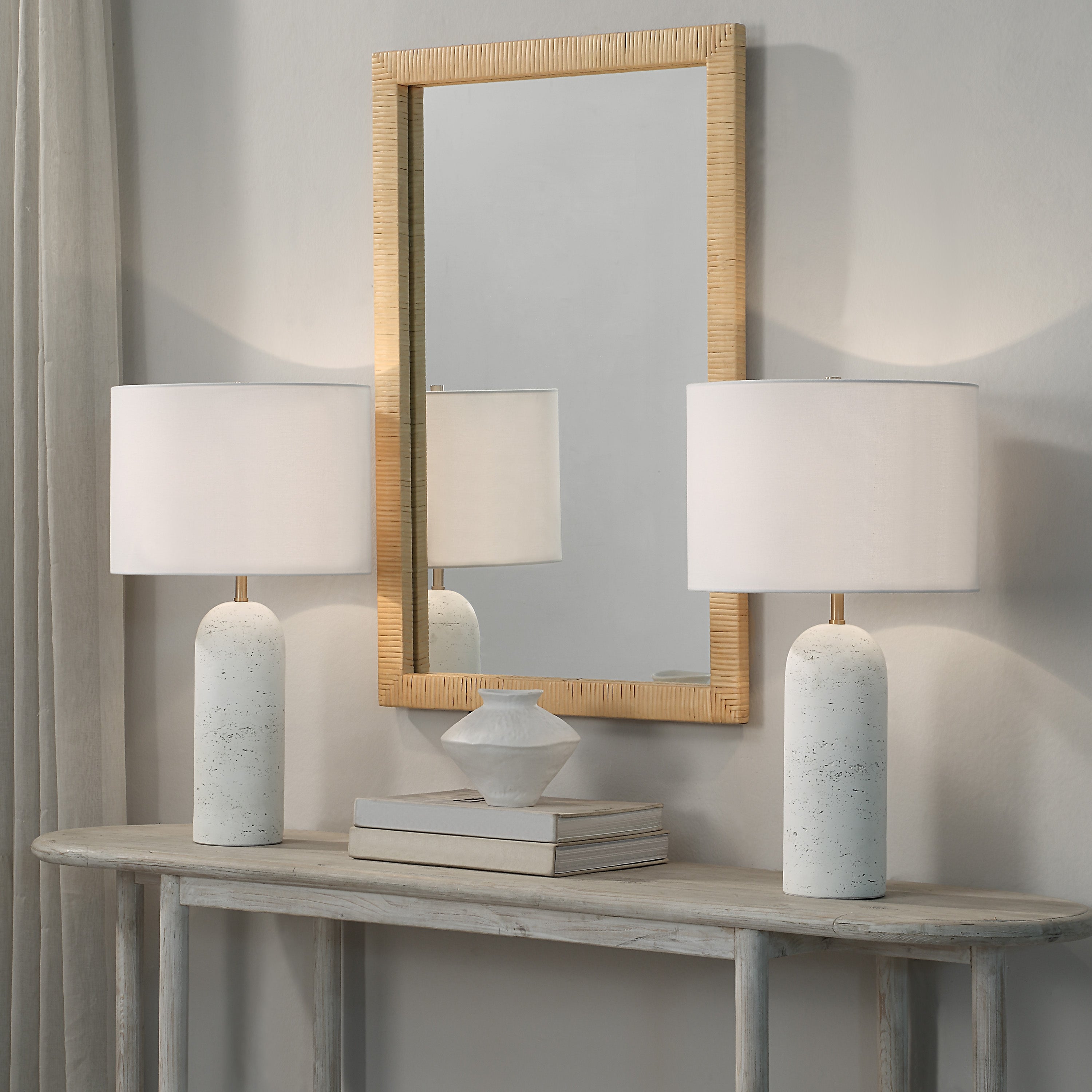 Dorato Table Lamp | White Travertine
