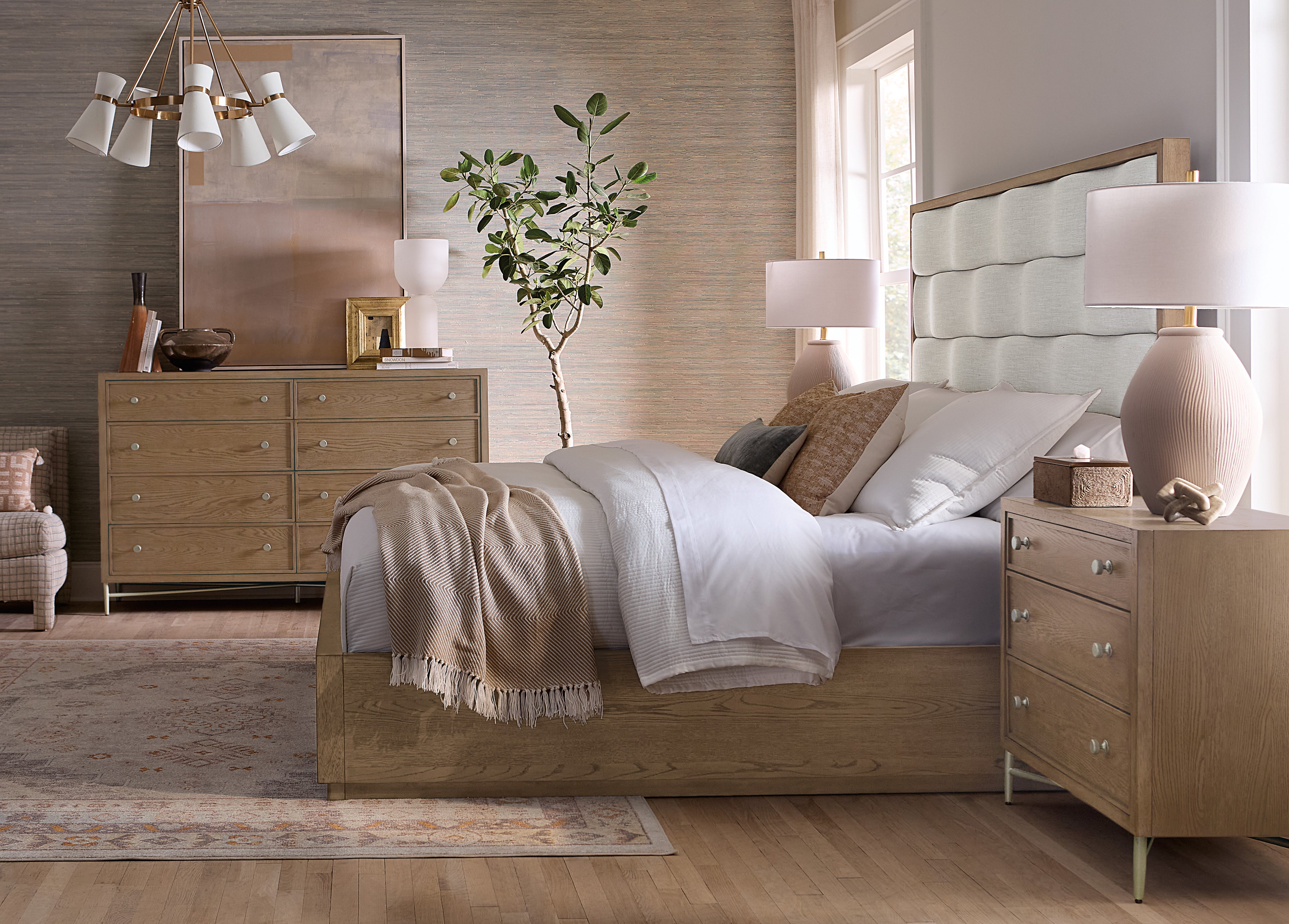 Sonnet Queen Upholstered Bed