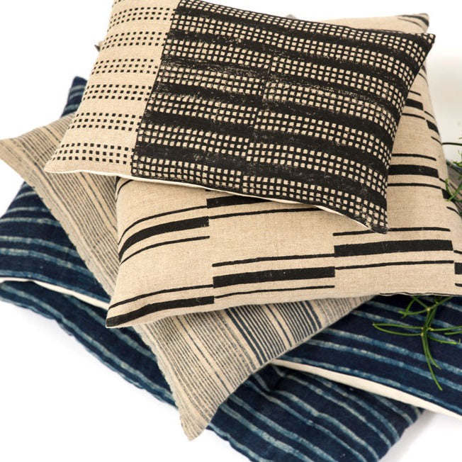 Nepsa Black Band Pillow