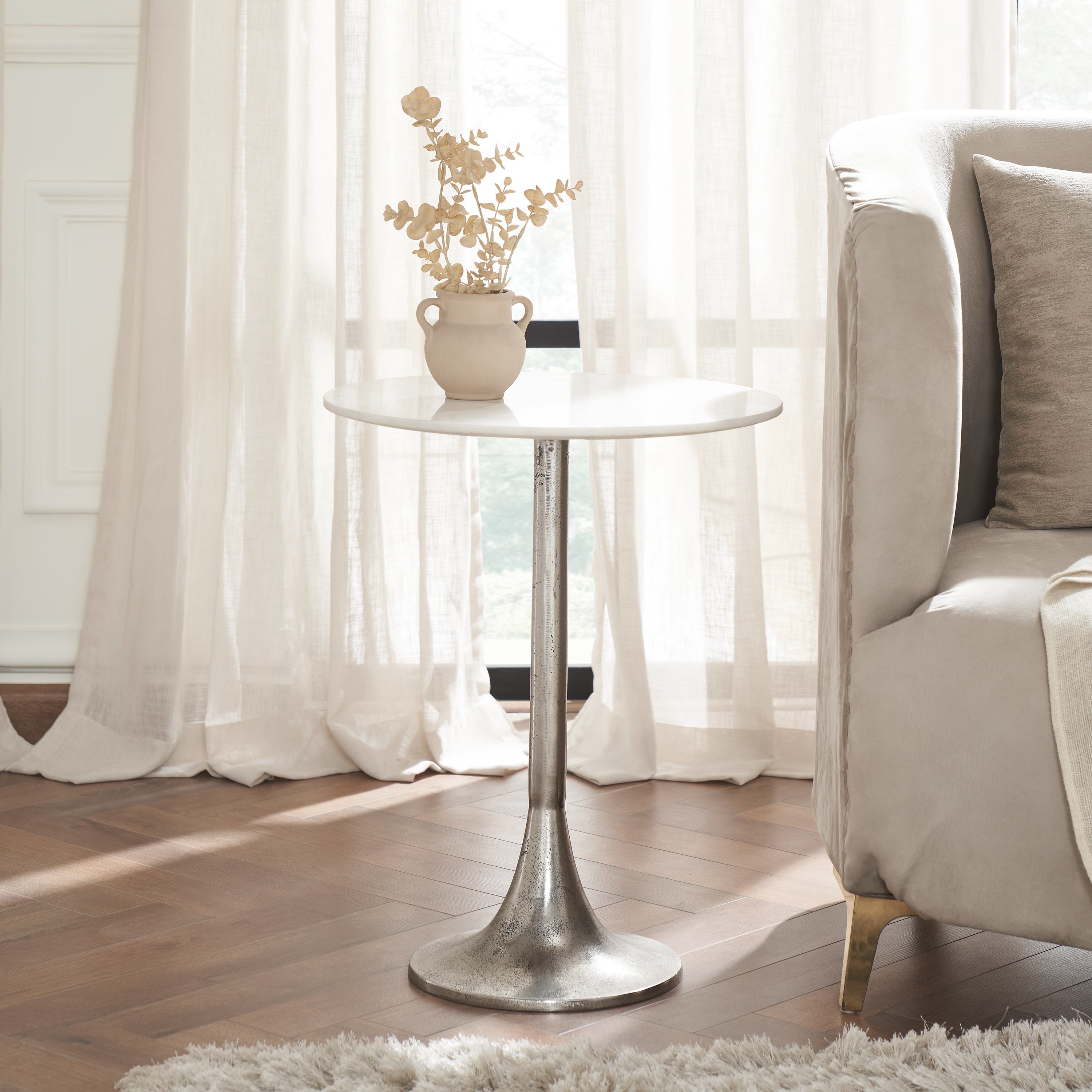 Eloa Table