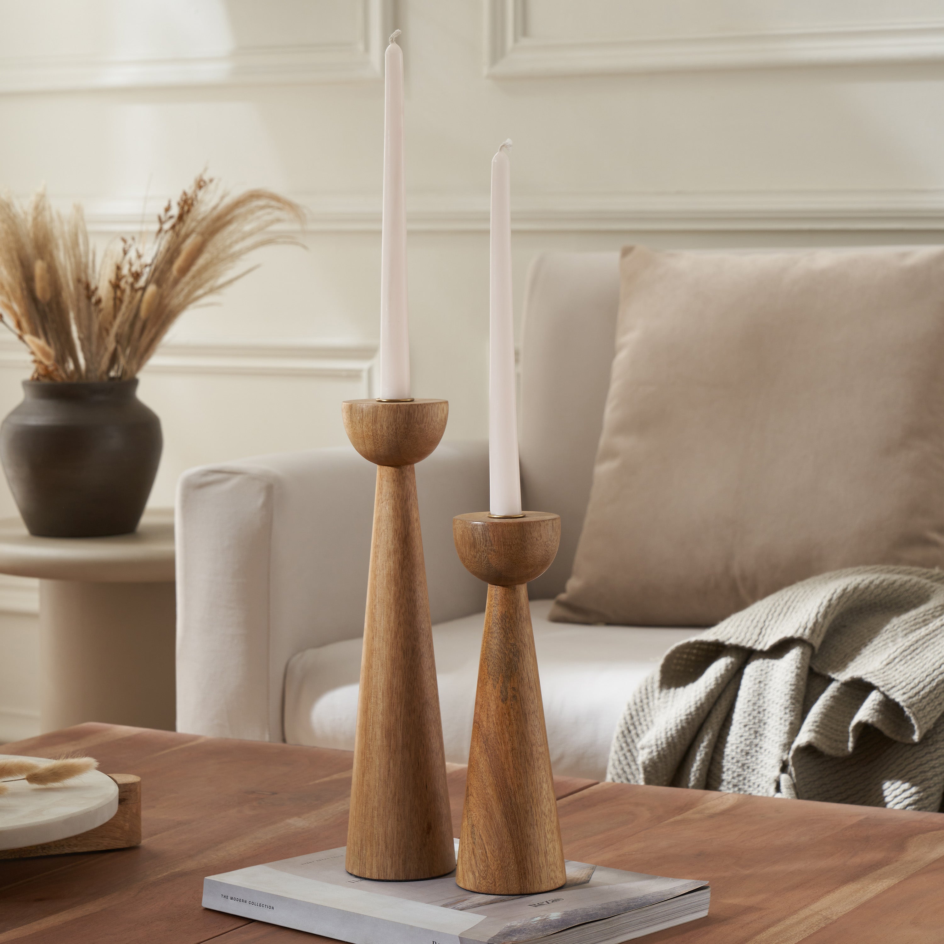 Laurier Candle Holder