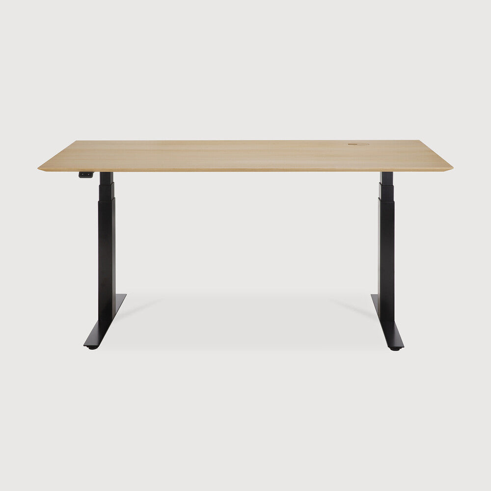 Bok Adjustable Desk | Varnished Oak Top | Black Base | Rectangular | With Cable Management | Us | 63" X 31"