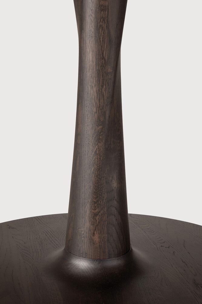 Torsion Dining Table | Varnished Oak | Brown | Round | 50" X 50"