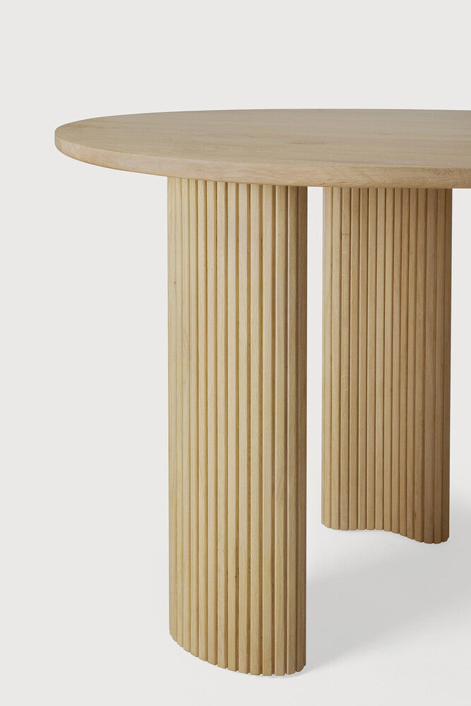 Boomerang Desk | Varnished Oak | Pebble Shape