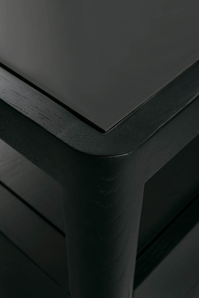 Spindle Dresser | Varnished Oak | Black | 4 Drawers