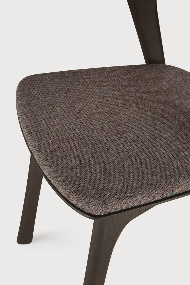 Bok Dining Chair | Varnished Oak | Brown | Warm Brown Fabric