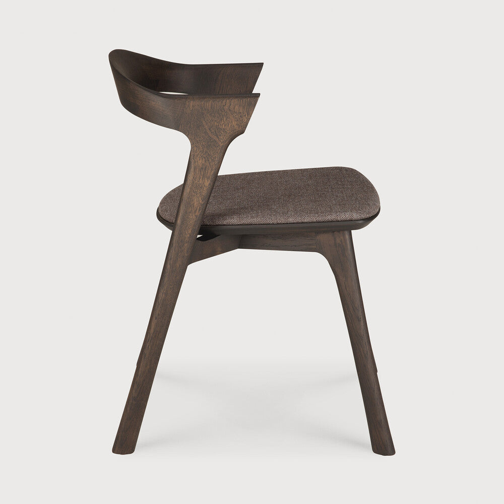 Bok Dining Chair | Varnished Oak | Brown | Warm Brown Fabric