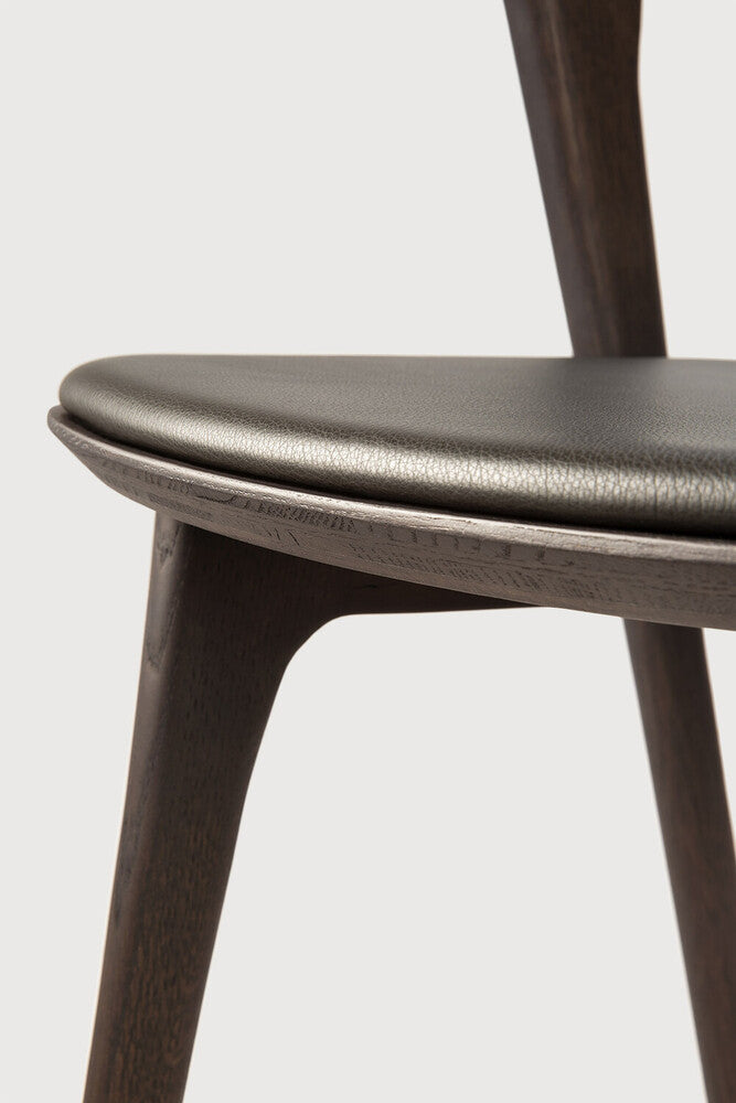 Bok Dining Chair | Varnished Oak | Brown | Brown Leather