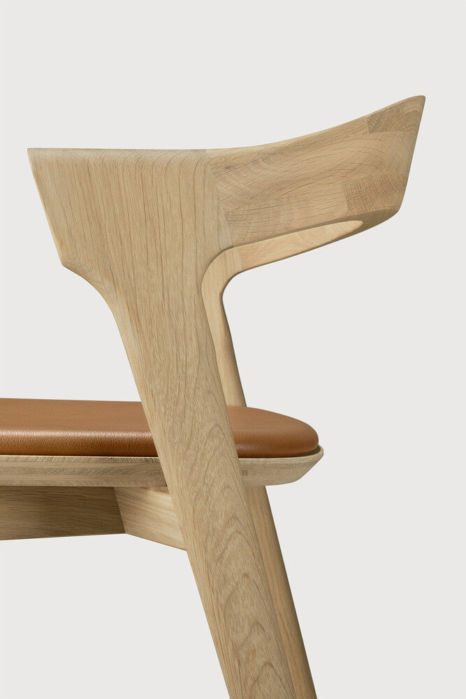 Bok Bar Stool | Varnished Oak | Cognac Leather