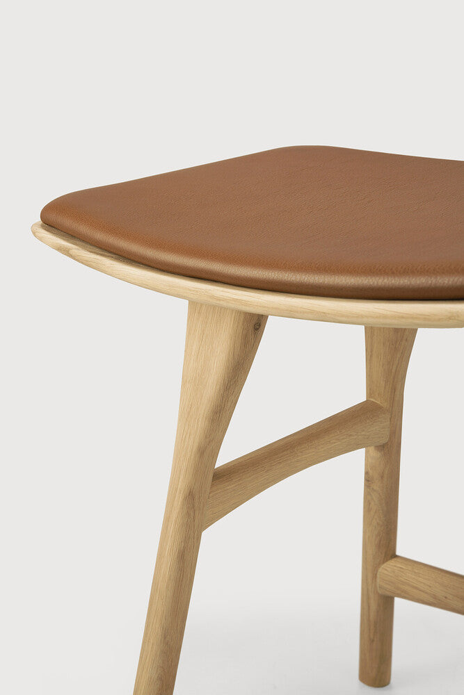 Osso Stool | Varnished Oak | Cognac Leather