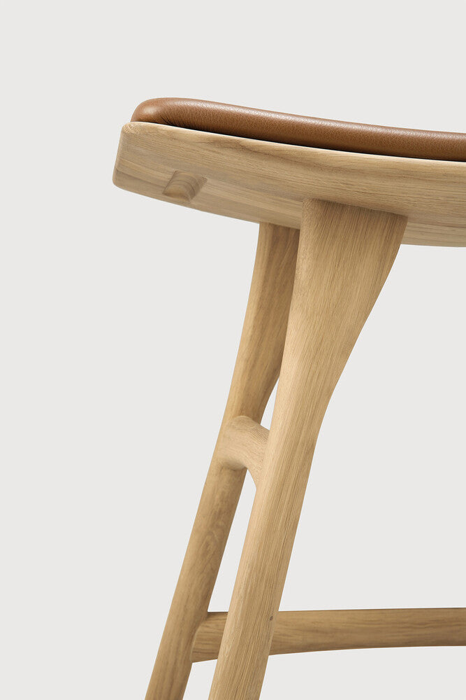 Osso Stool | Varnished Oak | Cognac Leather