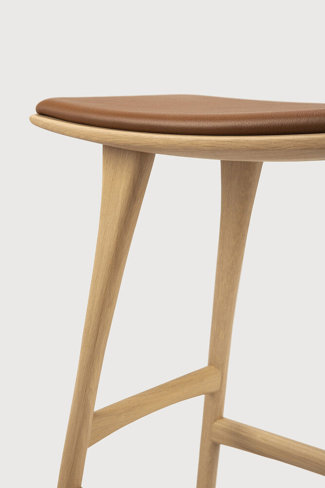 Osso Counter Stool | Varnished Oak | Cognac Leather