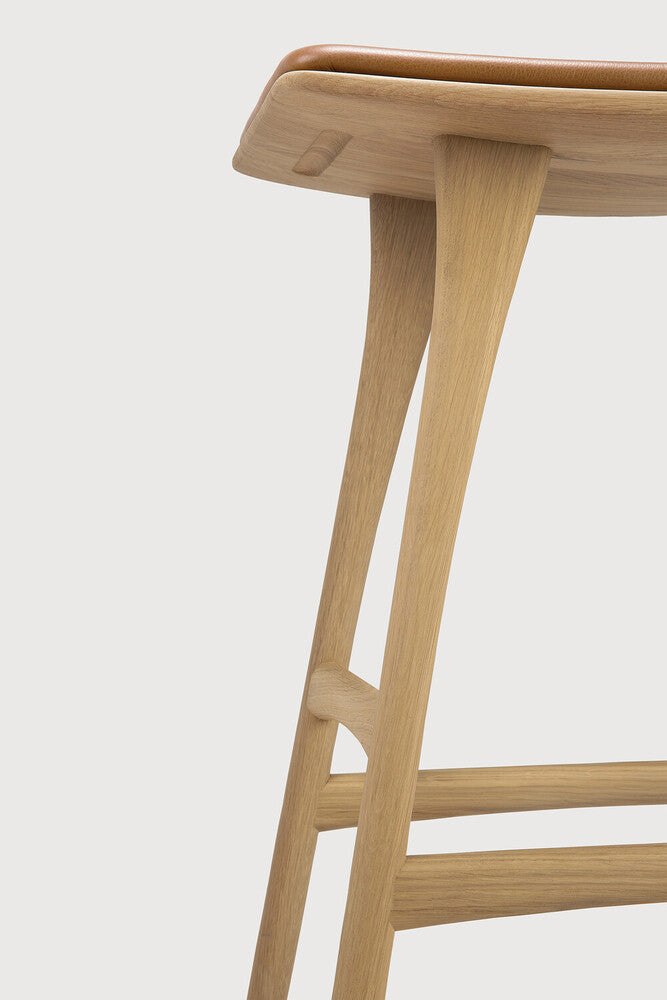 Osso Counter Stool | Varnished Oak | Cognac Leather
