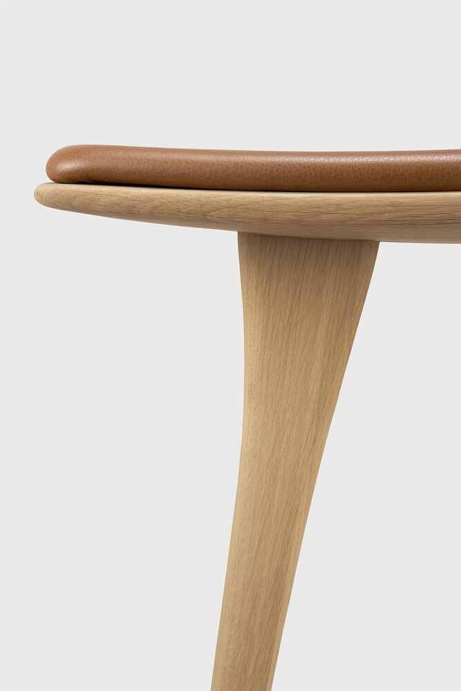 Osso Counter Stool | Varnished Oak | Cognac Leather