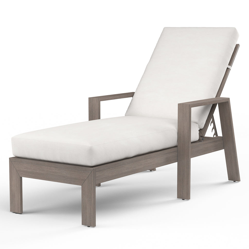 Laguna Chaise Lounge in Canvas Flax, No Welt