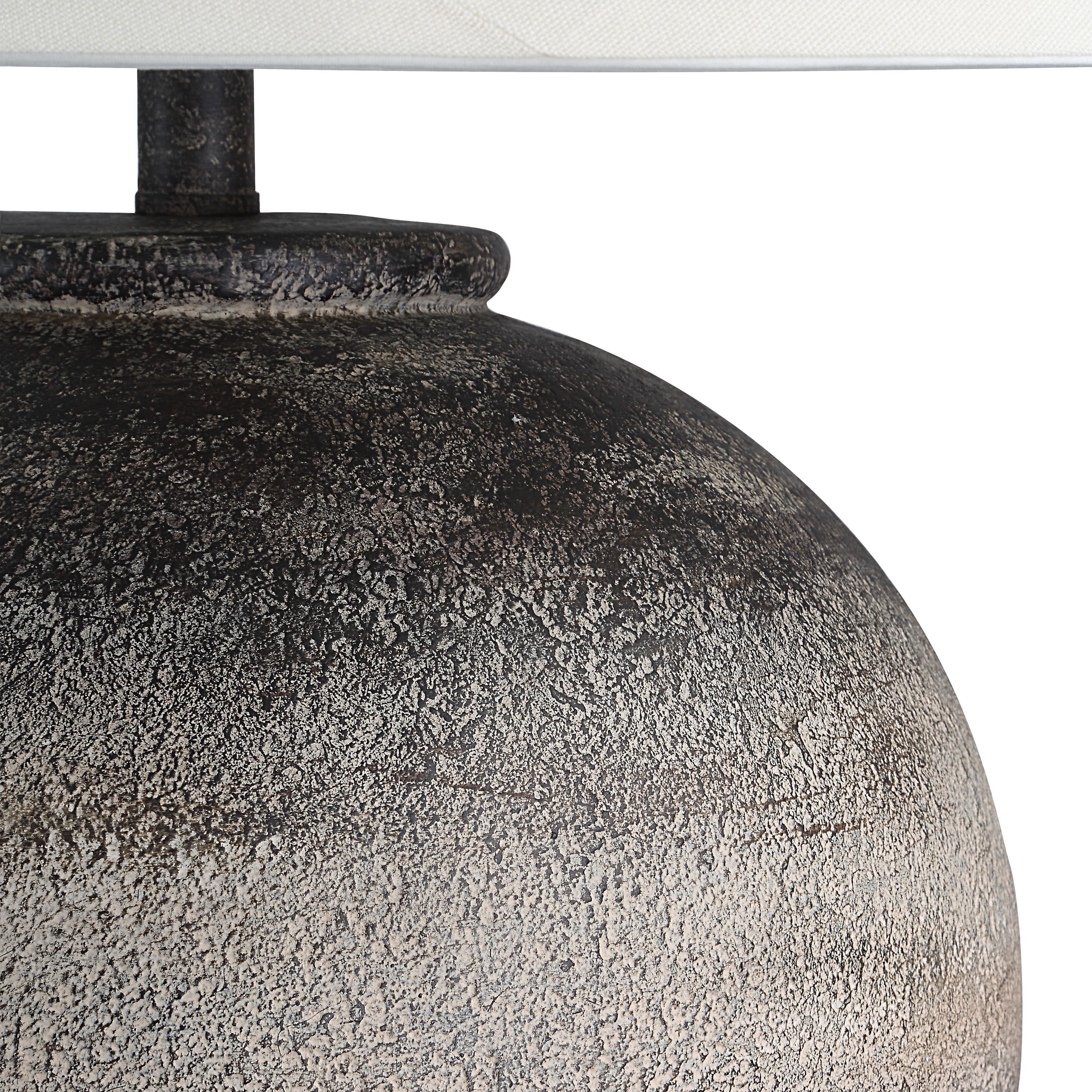 Bronce Table Lamp