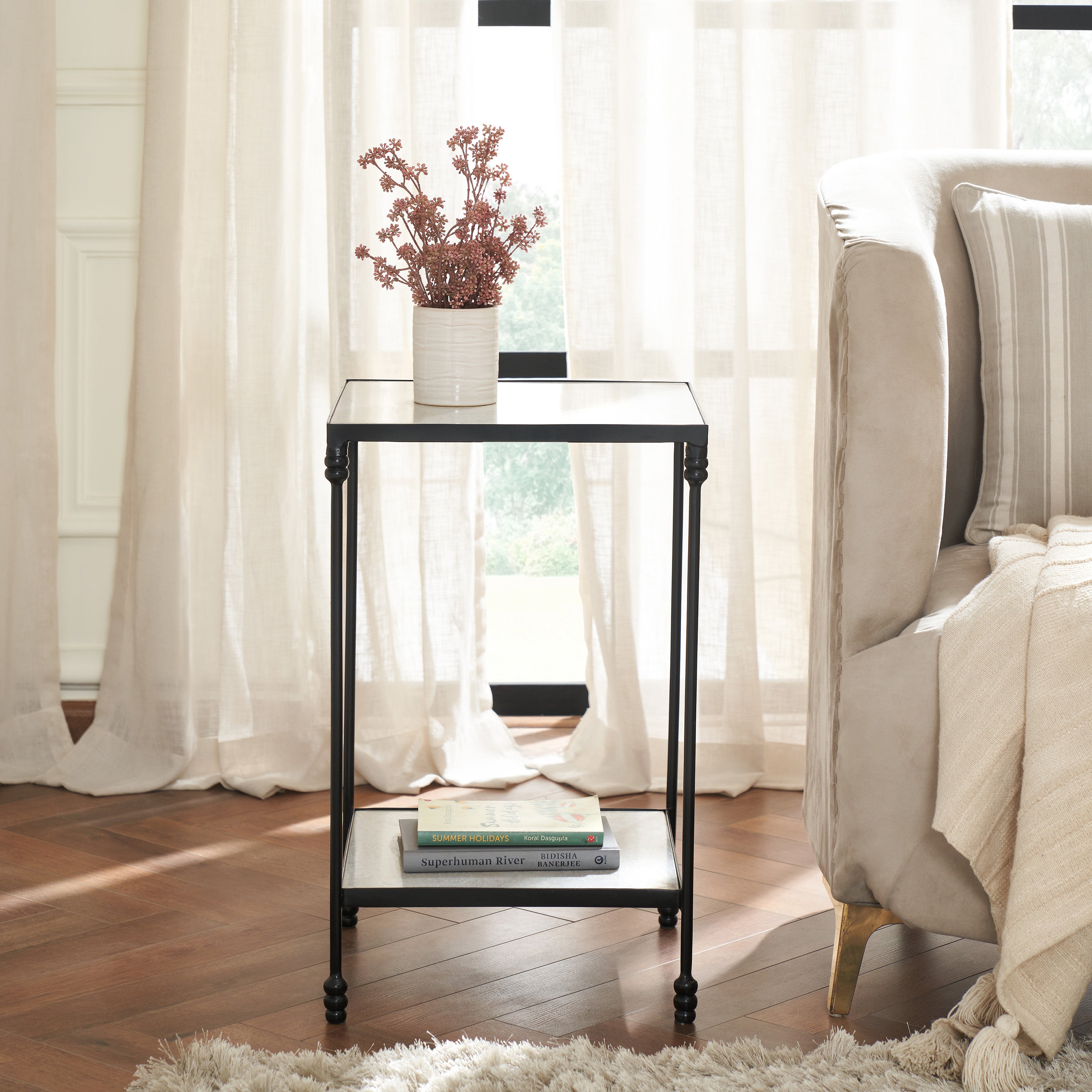 Giulia Table