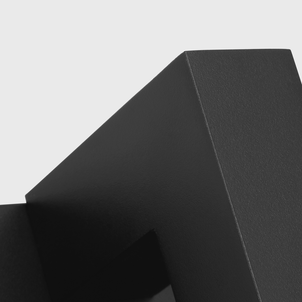 Stagger Medium Wall | Outdoor Black Backplate 120V