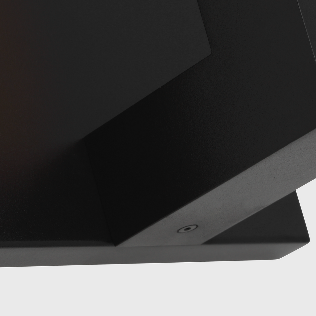 Stagger Large Wall | Outdoor Black Backplate 120V