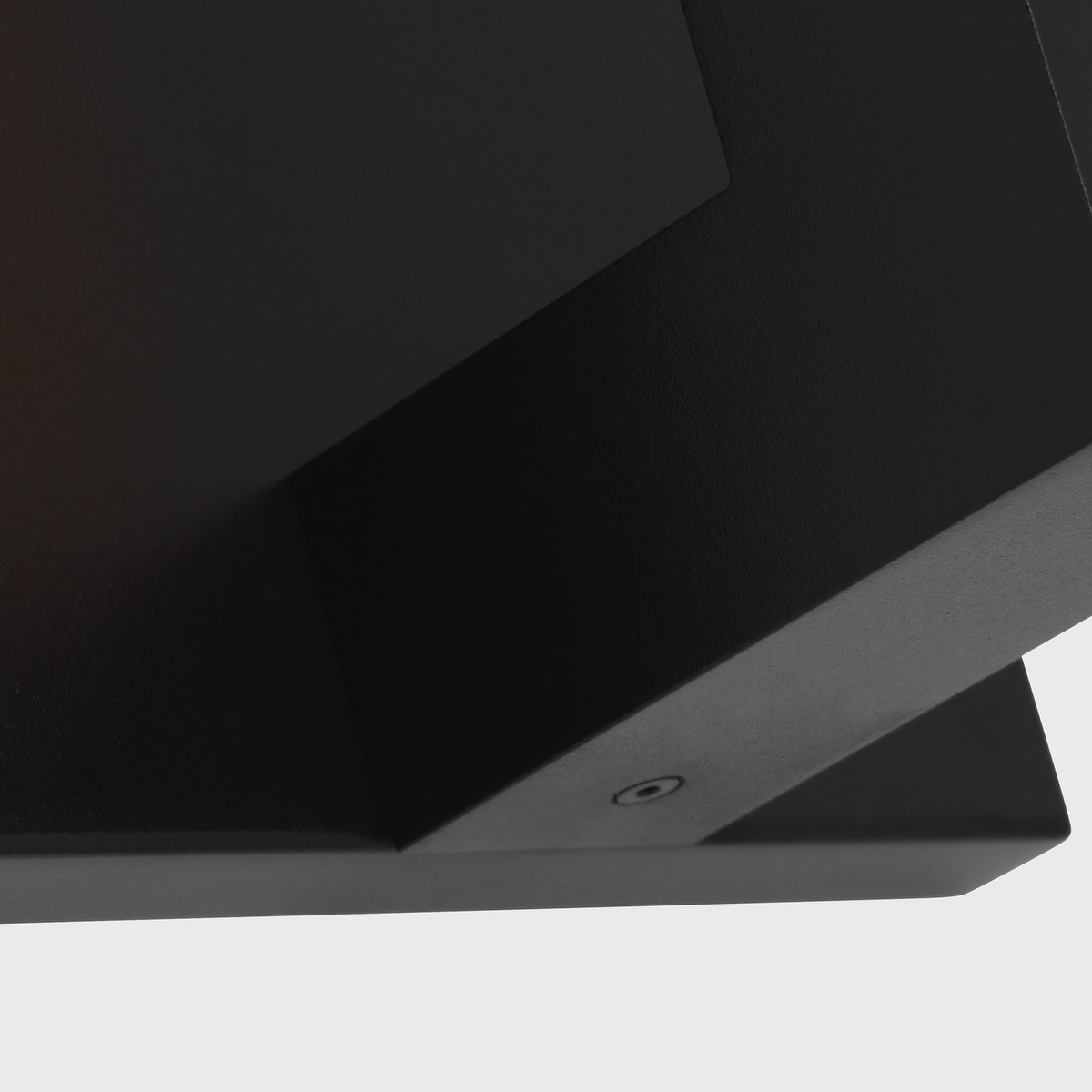 Stagger Large Wall | Outdoor Black Backplate 120V