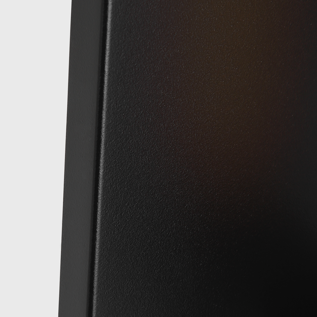 Stagger Large Wall | Outdoor Black Backplate 120V
