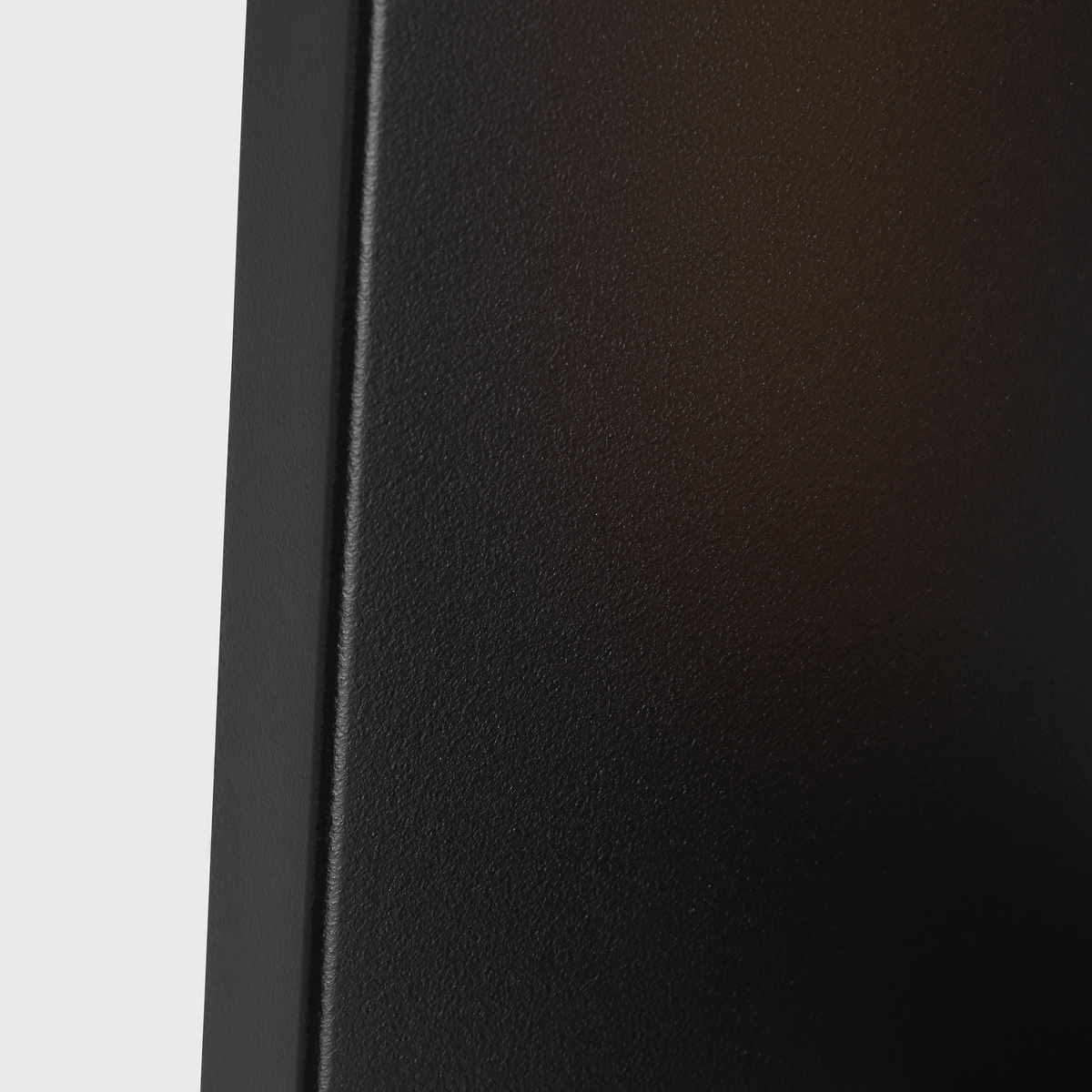 Stagger Large Wall | Outdoor Black Backplate 120V