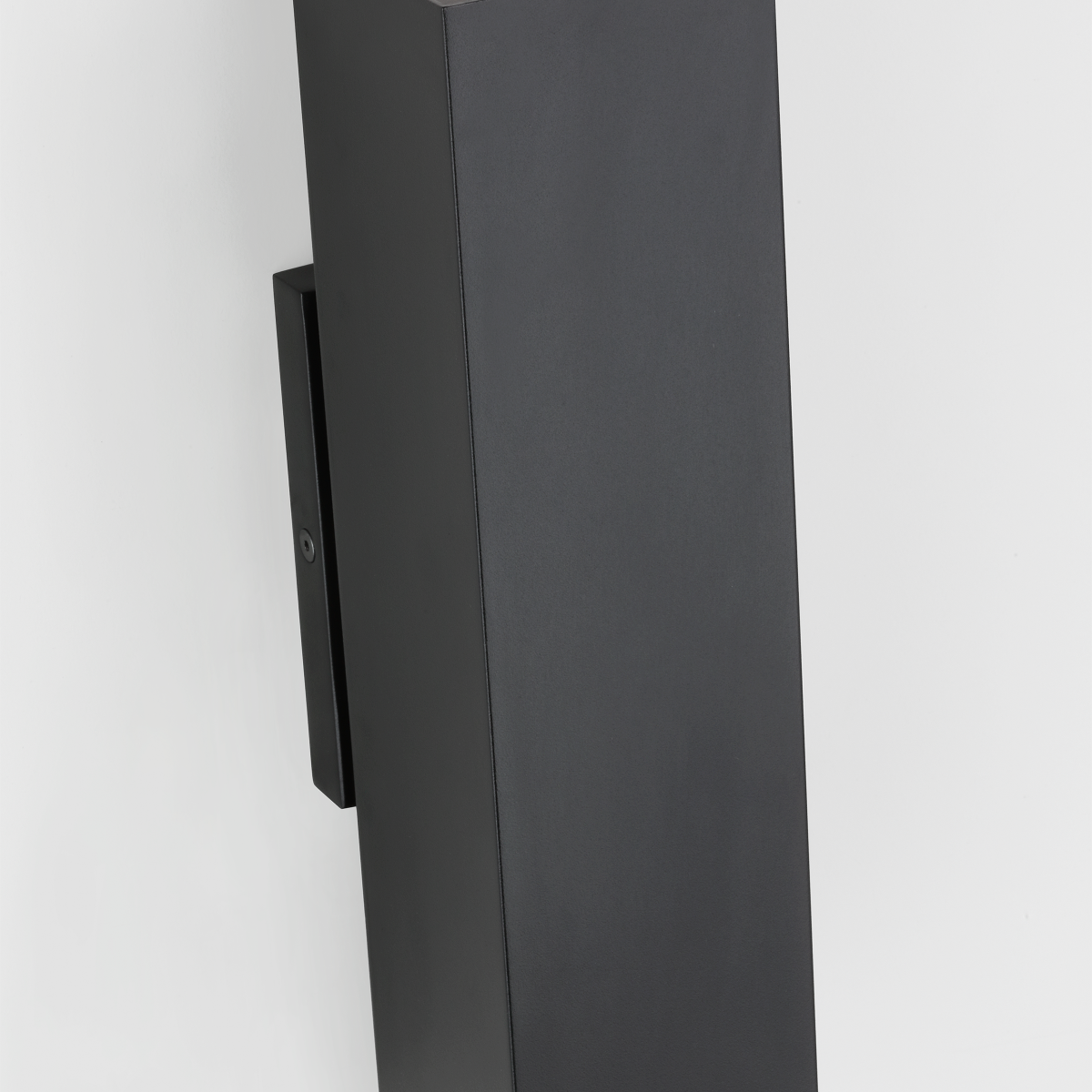 Pressa Square Medium Wall Black 2700K 90 CRI