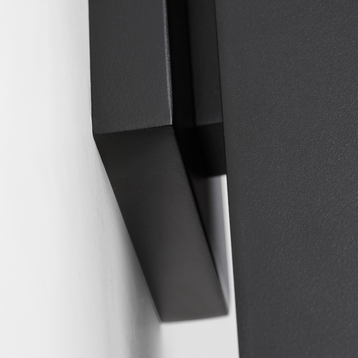 Pressa Square X-Large Wall Black 2700K 90 CRI