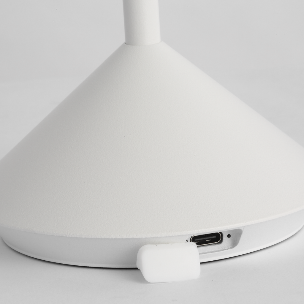 Moneta Accent Rechargeable Table Lamp matte White 2700K 90 CRI wall charger included