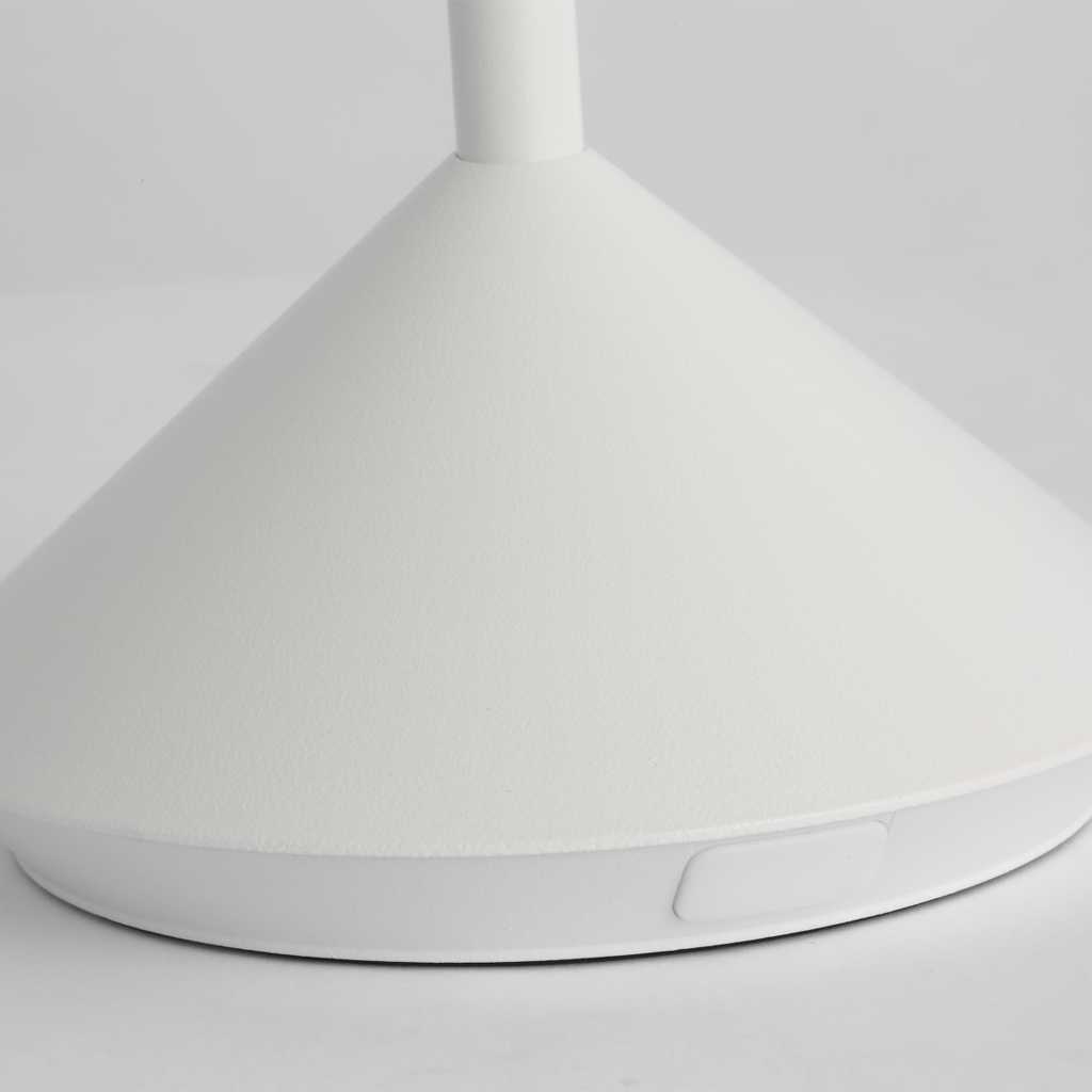 Moneta Accent Rechargeable Table Lamp matte White 2700K 90 CRI wall charger included