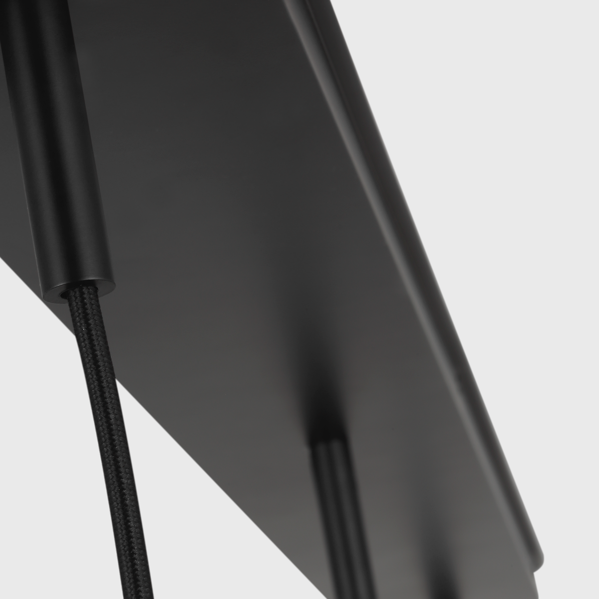 Nodes Small Linear Pendant Midnight Black