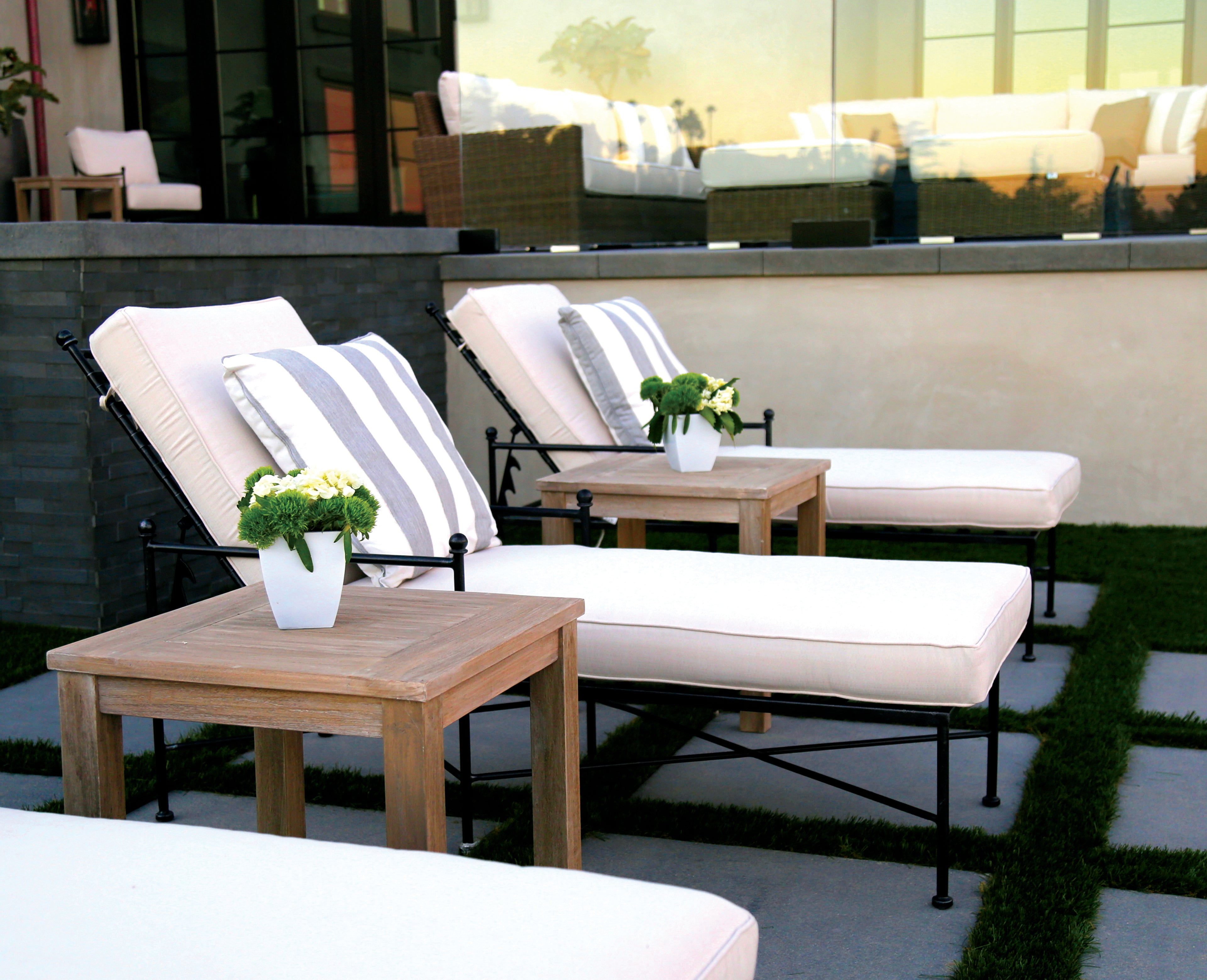 Provence Chaise Lounge in Canvas White w/ Self Welt
